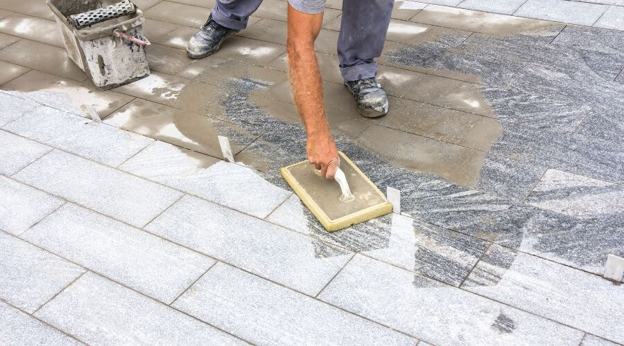 Professional gutter cleaning in Batesville, TX